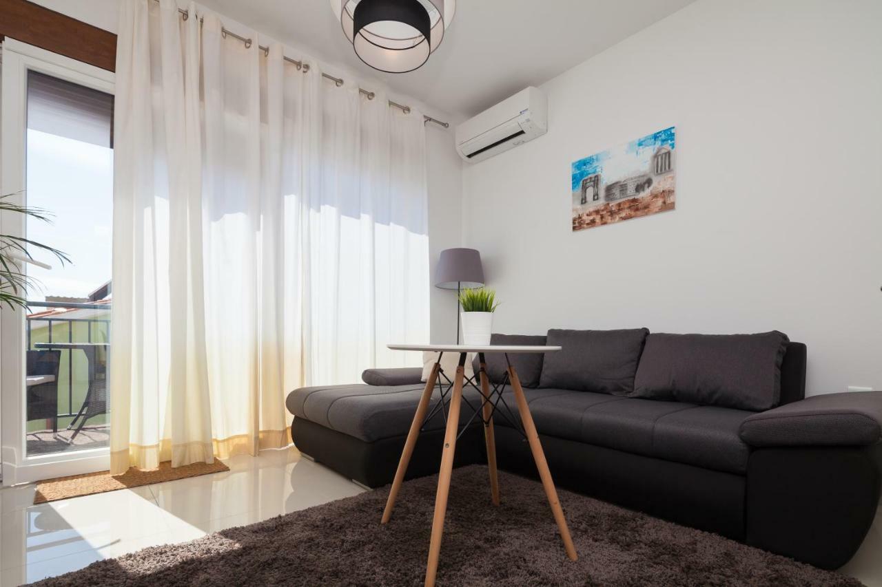 Luxury Apartment With Private Rooftop Terrace Pula Zewnętrze zdjęcie