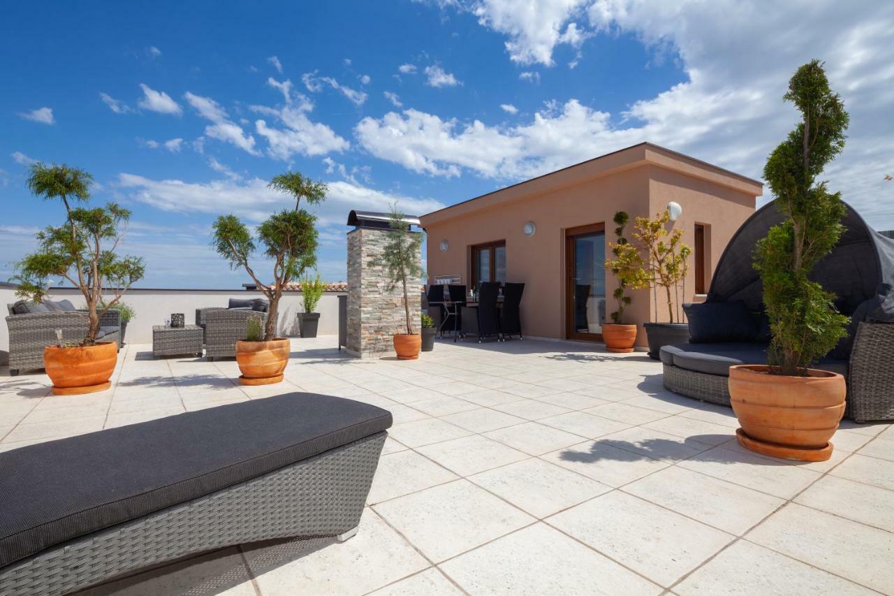 Luxury Apartment With Private Rooftop Terrace Pula Zewnętrze zdjęcie