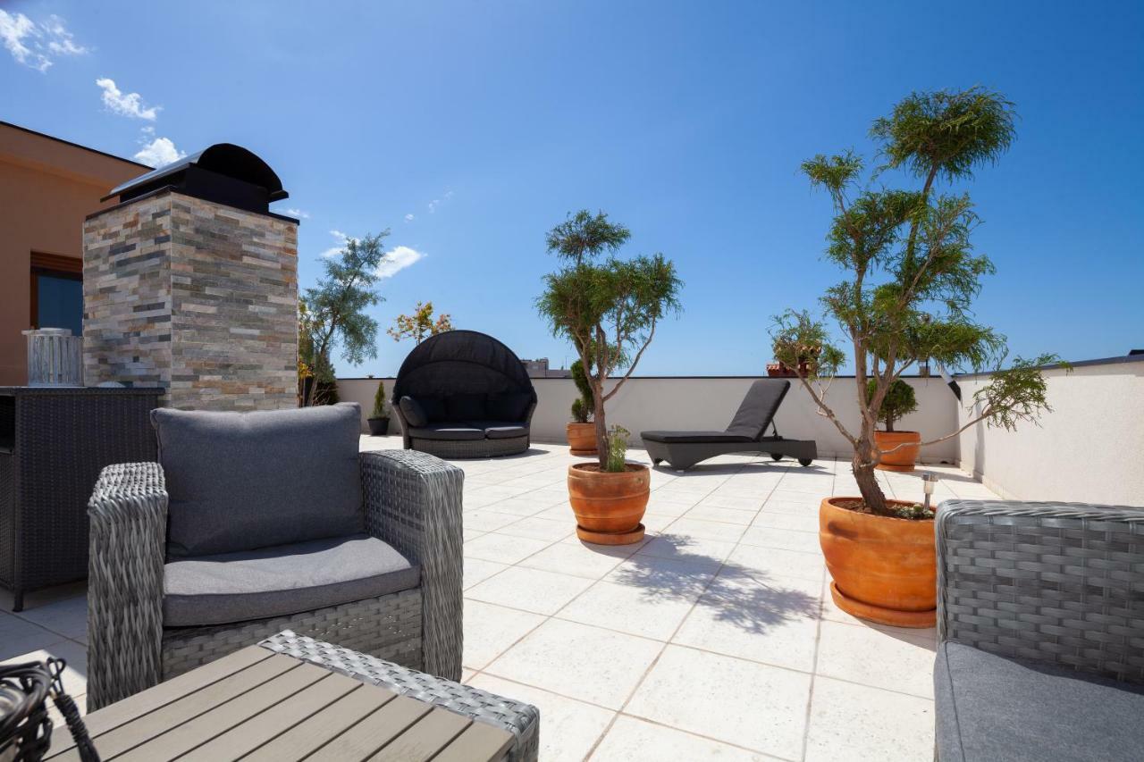 Luxury Apartment With Private Rooftop Terrace Pula Zewnętrze zdjęcie
